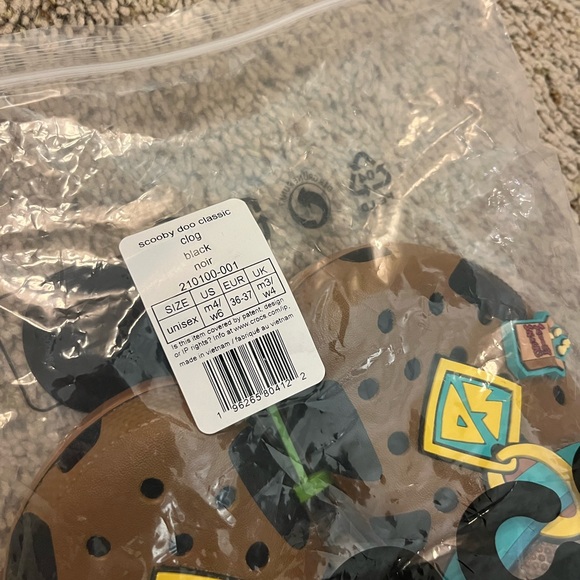 CROCS Scooby-Doo! Classic Clog Brown/Black Unisex Size - Picture 2 of 6